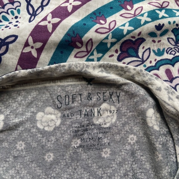 halter top - Picture 3 of 4